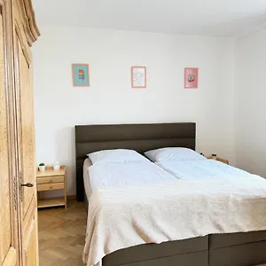 Familyvilla, New 4 Luxury Big Apartments, Parking Apartment Prag